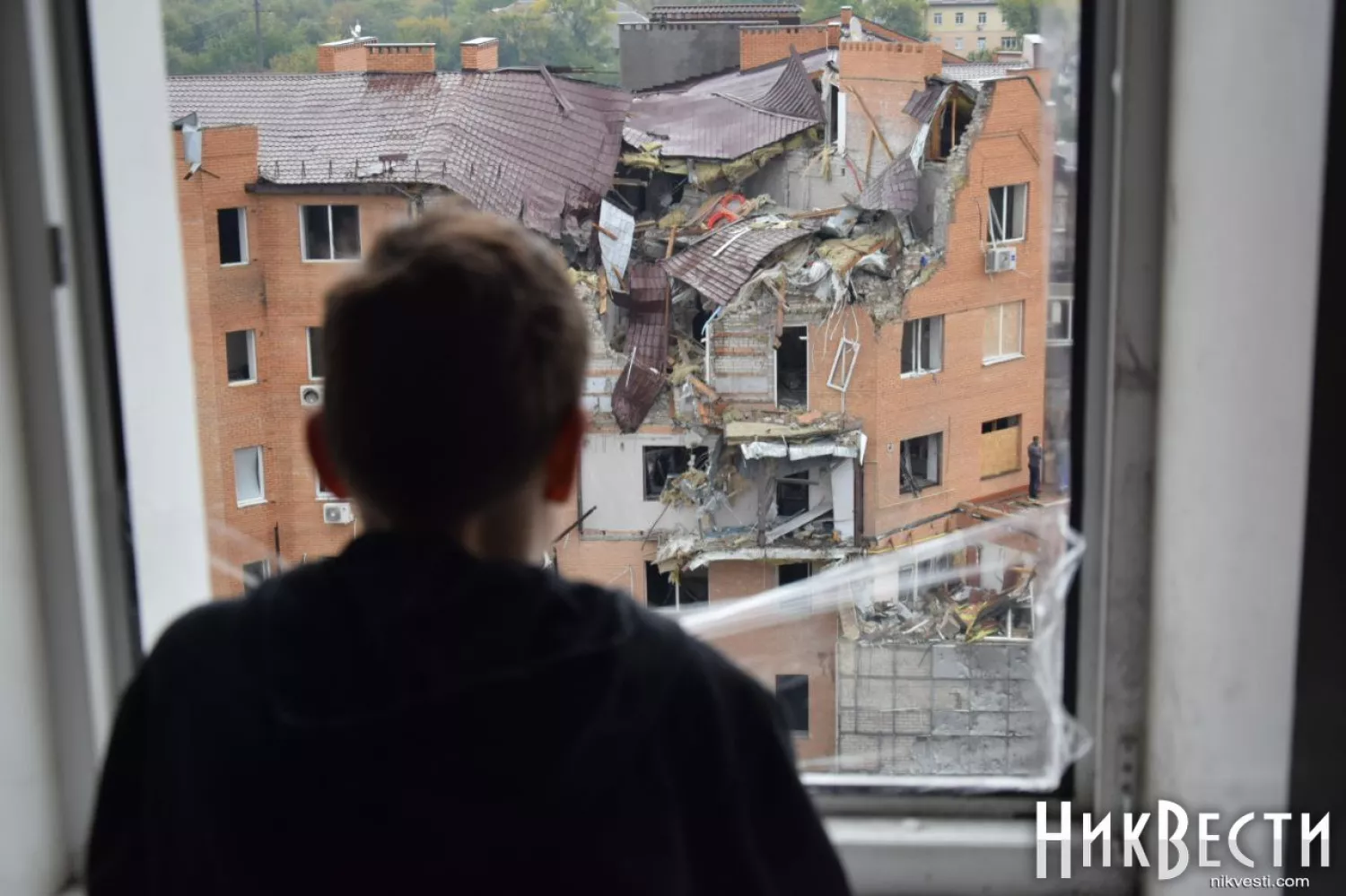 Residential building on 8A Samoilovycha Street in Korabelny district of Mykolaiv after shelling, October 23, 2022, photo «NikVesti"