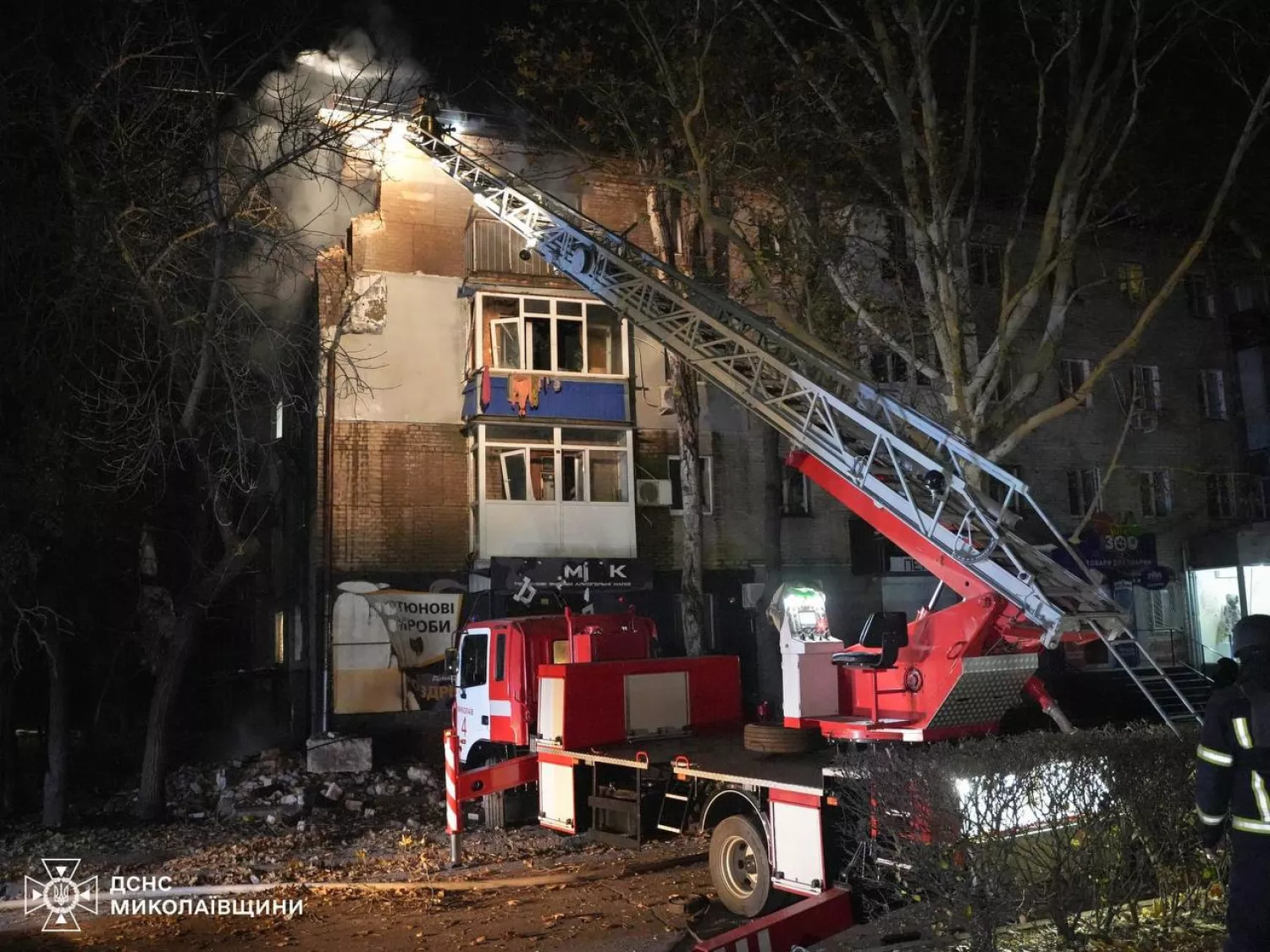 Consequences of shelling of Mykolaiv on the night of November 11, photo: State Emergency Service of Mykolaiv Oblast
