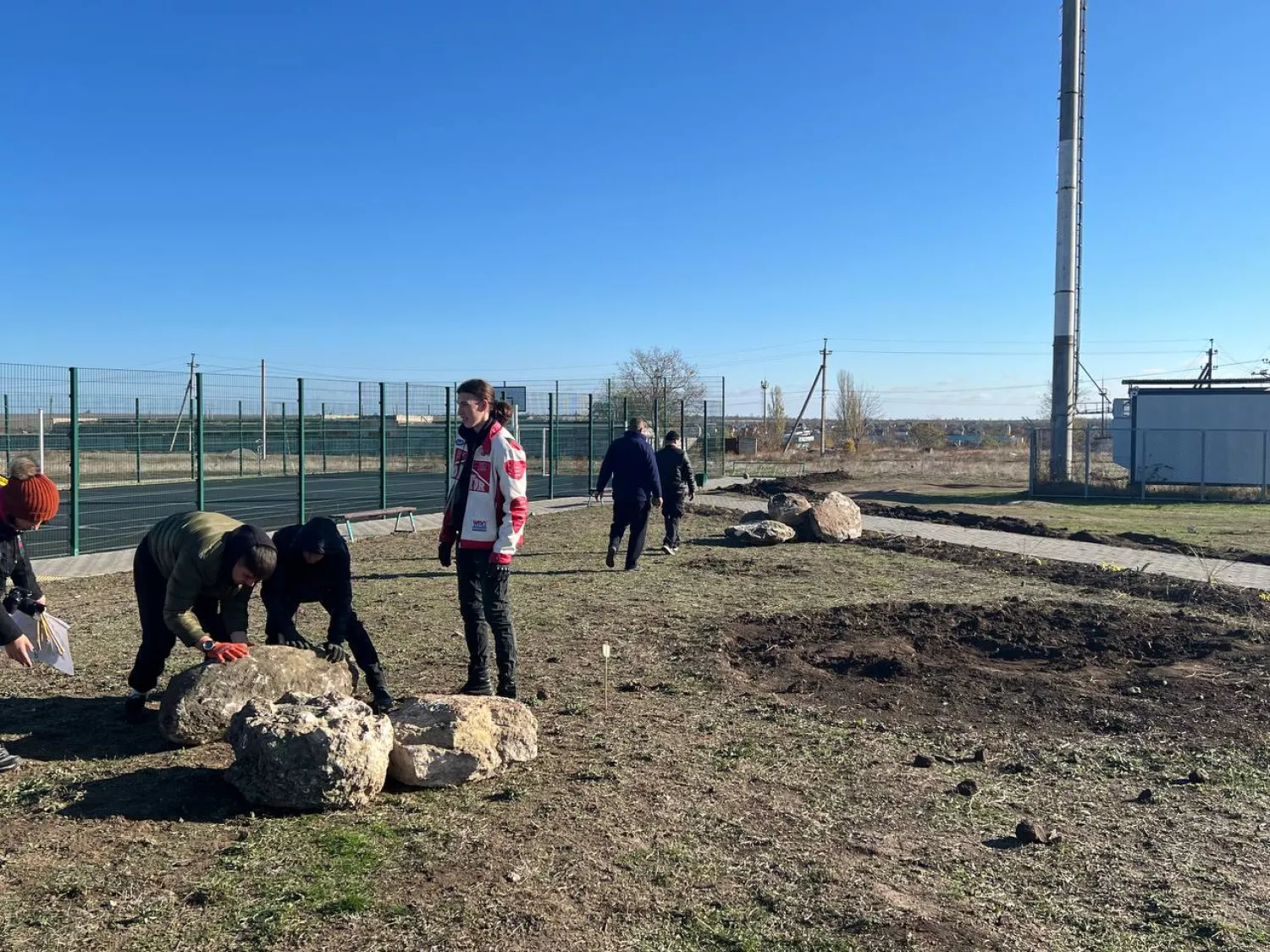 У мікрорайоні Миколаєва Тернівка висадили новий сквер. Фото: Департамент архітектури та містобудування Миколаївської міської ради