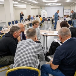 Групова робота під час тренінгу IRMI за участі МикВісті