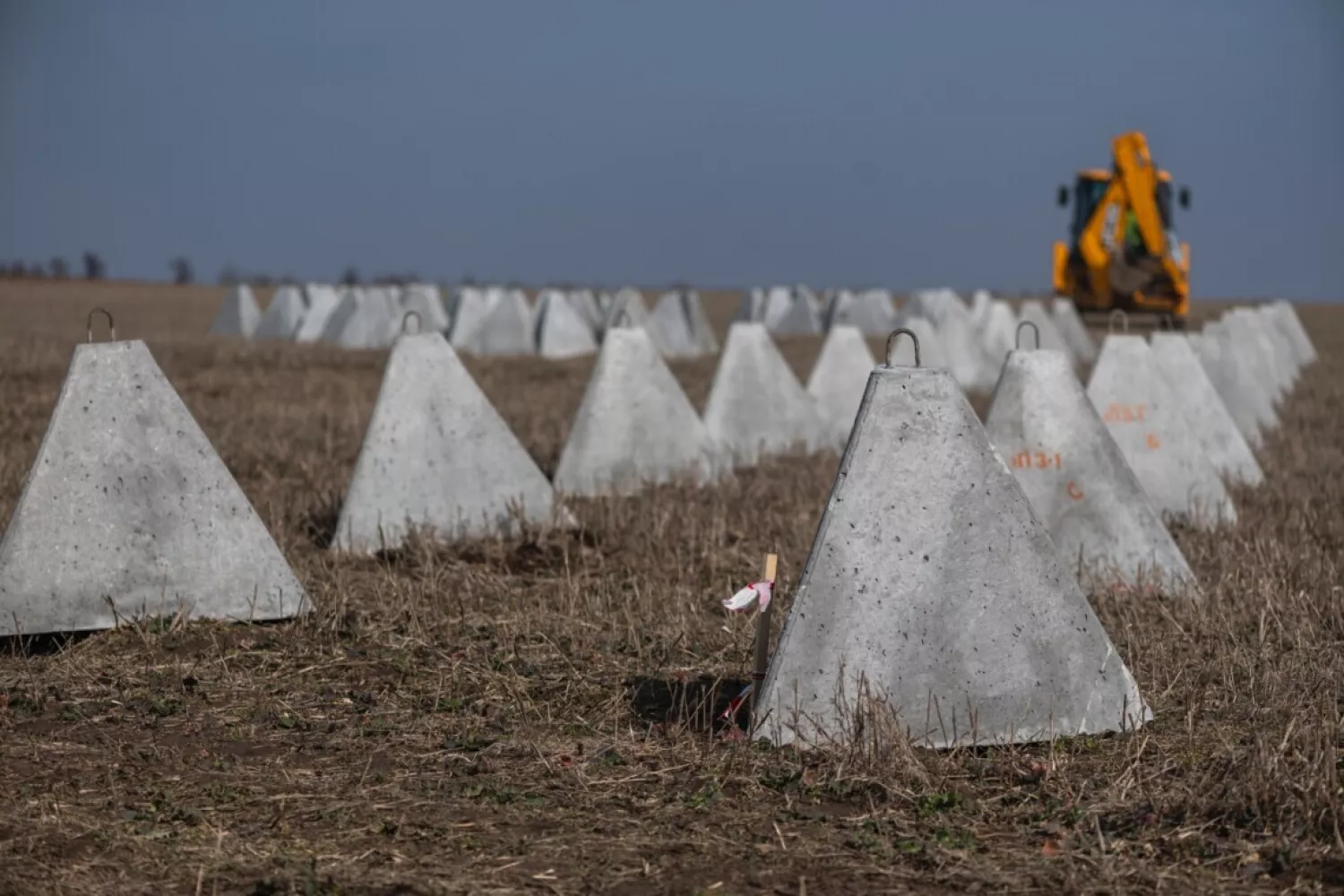 Будівництво фортифікацій. Фото: фото: Командування об'єднаних сил ЗСУ