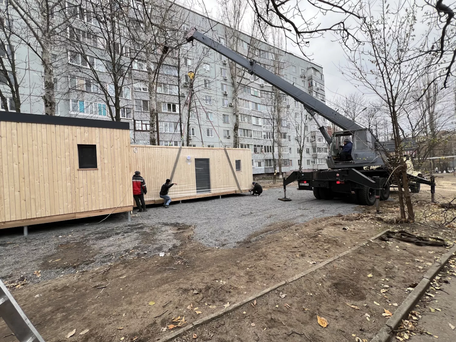 Первомайська громада отримала ще два однокімнатних модульних будинки. Фото: Первомайська міська рада