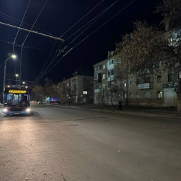 На Миколаївщині зіткнулися вантажівка та легковик – водій останньої загинув. Фото: поліція Миколаївської області