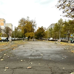 В Николаеве на бульвар вдоль Центрального проспекта вернули скамейки. Фото «НикВести»