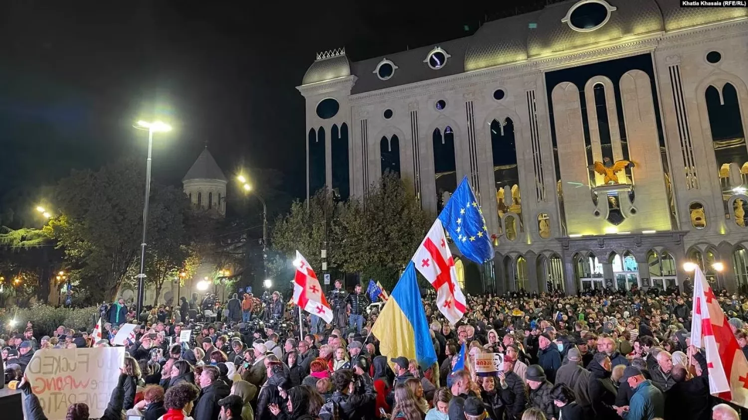 У Тбілісі розпочалась акція протесту опозиції. Фото: RFE/RL