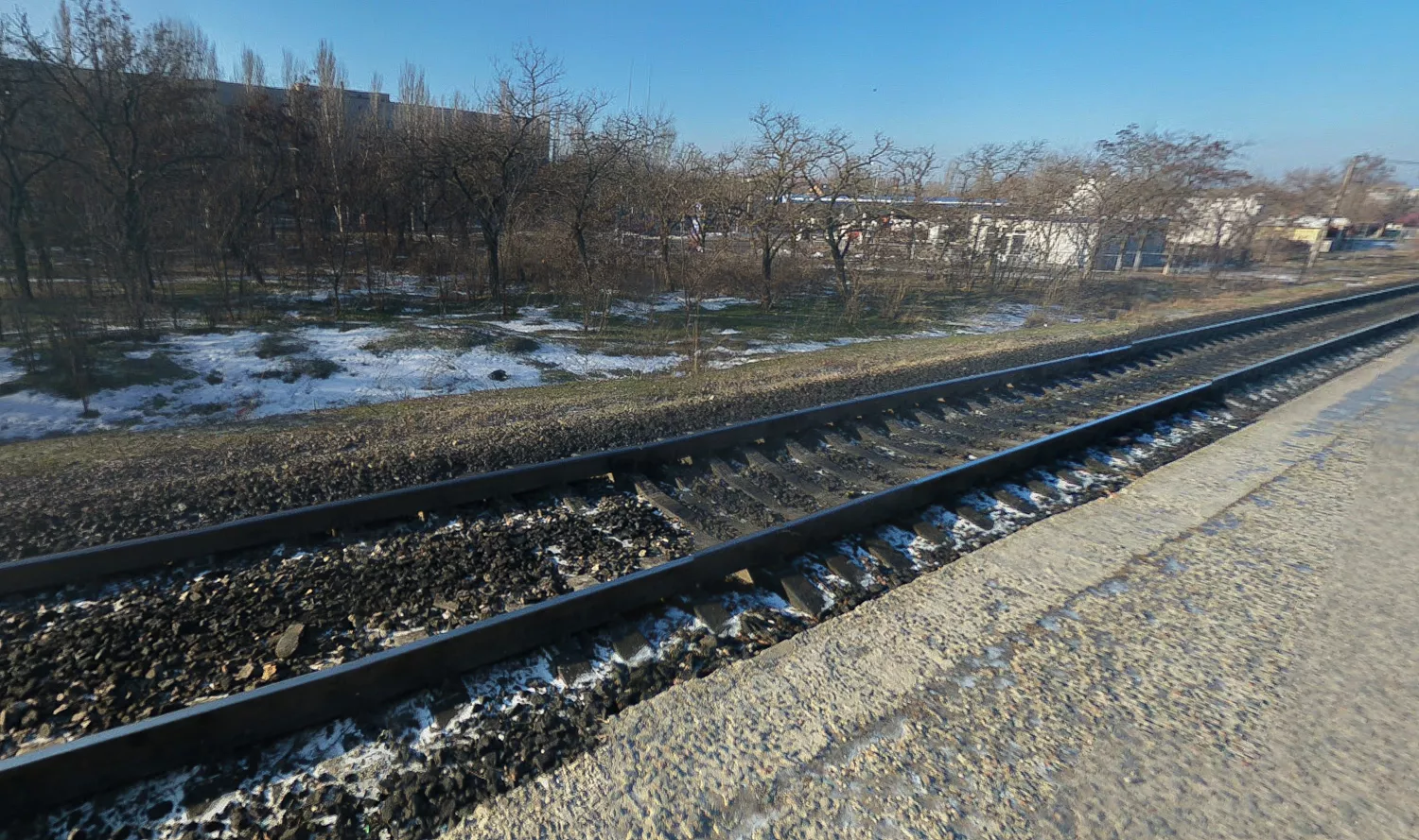 Железнодорожные пути возле железнодорожного переезда в Корабельном районе Николаева, скриншот из Google maps