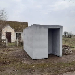 В Херсонській області встановлюють мобільні укриття. Фото: пресслужба Херсонської ОВА