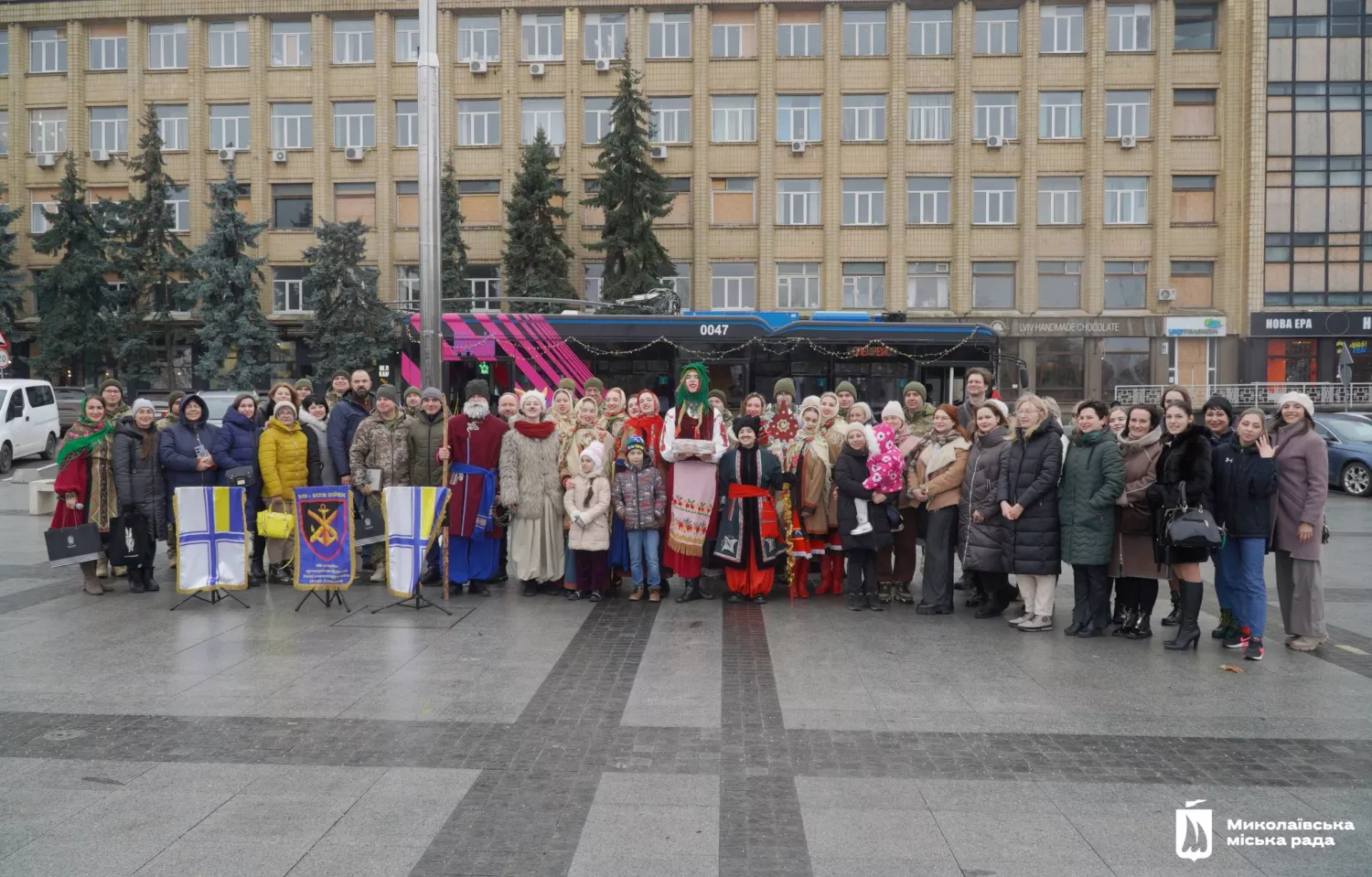 У Миколаєві 25 грудня курсував різдвяний тролейбус з колядниками та оркестром. Фото: Миколаївська міська рада