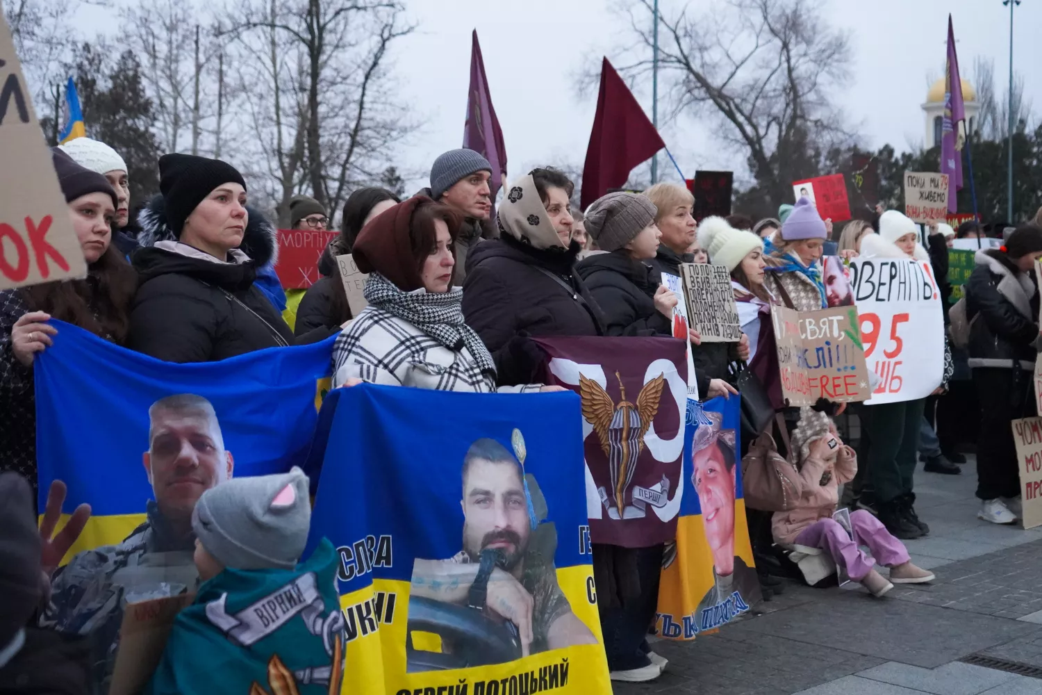 Николаевцы вышли на акцию-напоминание о военнопленных, фото: Анна Гакман, «НикВести»