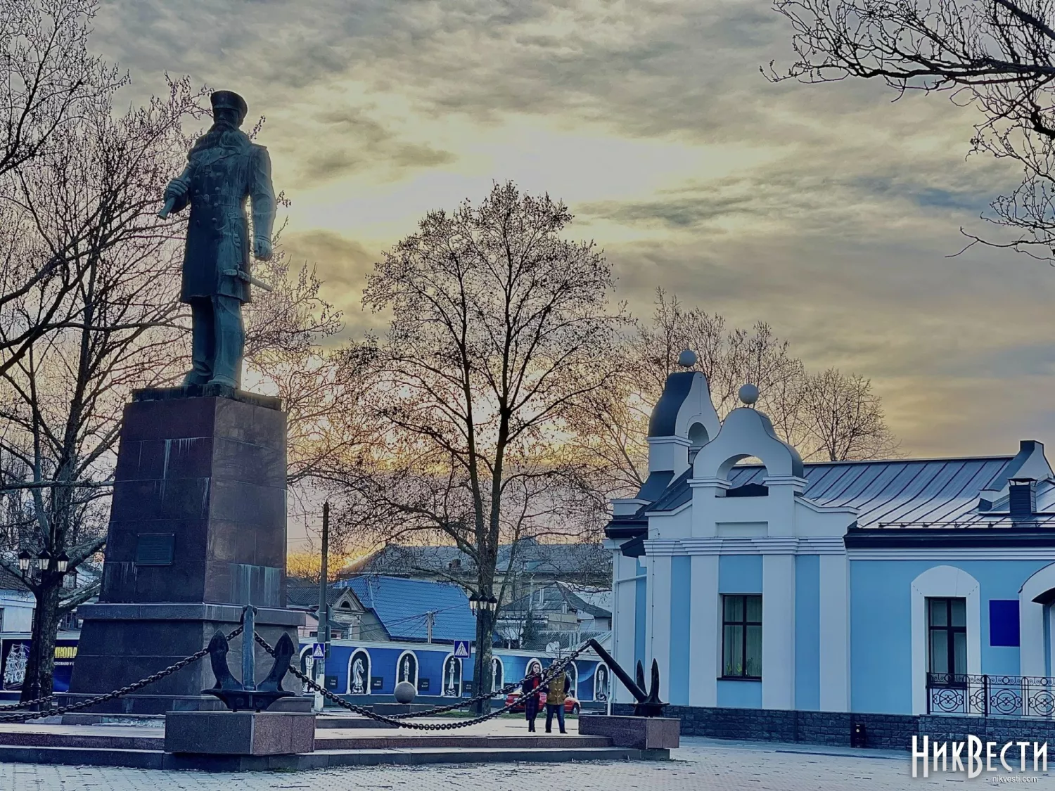 Памʼятник Степану Макарову стоїть на Набережній Миколаєва. Архівне фото: «МикВісті»