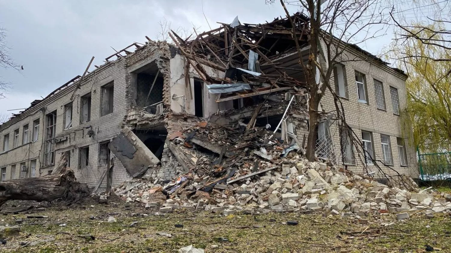 Consequences of shelling of the Bashtan hospital. Photo: Mykolaiv Society