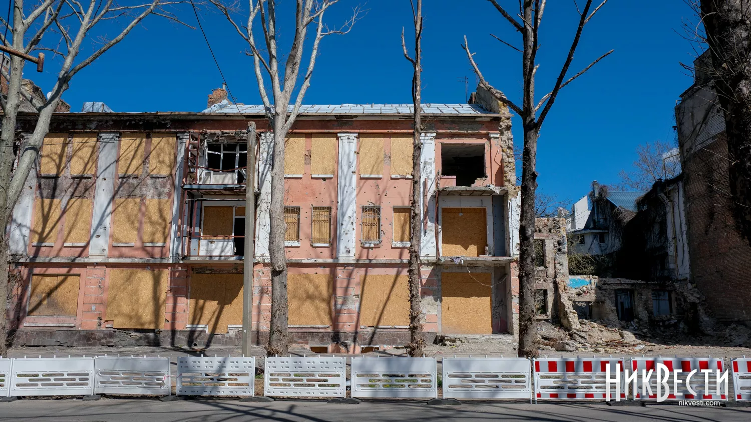 The body of the destroyed building on Admiralska Street, April 2024, photo: «NikVesti"