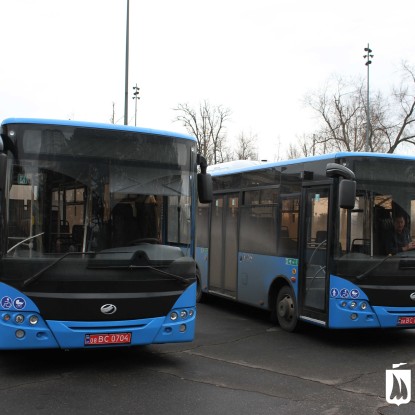 Николаеву передали еще два новых пассажирских автобуса