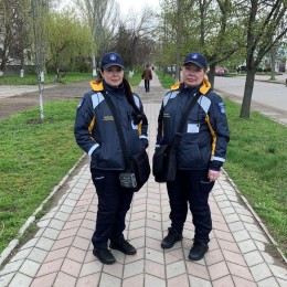 Інспектори паркування у Вознесенську. Фото з Facebook.