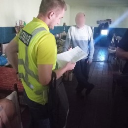 Правонарушители, сбывавшие наркотики в колонию. Фото: Нацполиция в Николаевской области