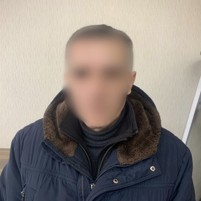 Чоловік, який пограбував жінку та втік. Фото: відділ комунікації поліції Миколаївської області