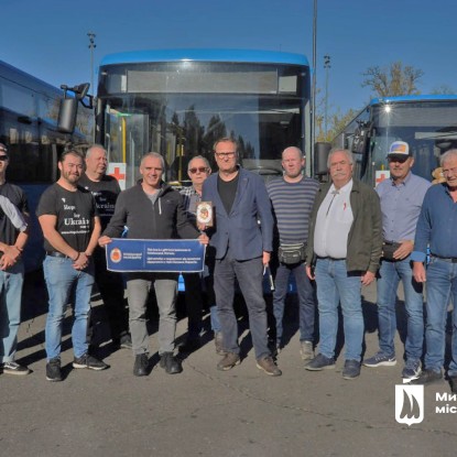 Норвезькі представники передали автобуси для Миколаєва.