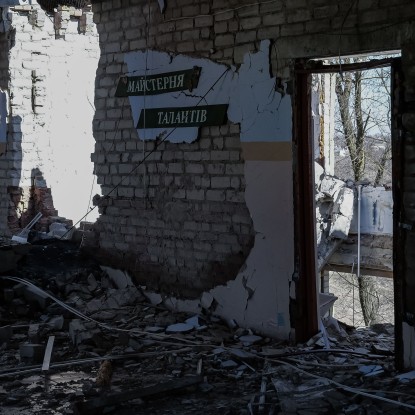 Зруйнований поверх навчального закладу, фото: Сергій Овчаришин, «НикВести»