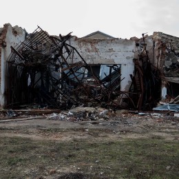 Зруйнований корпус закладу, фото: Сергій Овчаришин, «НикВести»