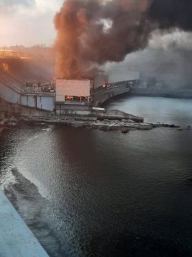РФ вдарила по ДніпроГЕС у Запоріжжі, фото з відкритих джерел