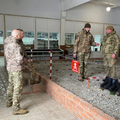 Випробування протимінного взуття для саперів