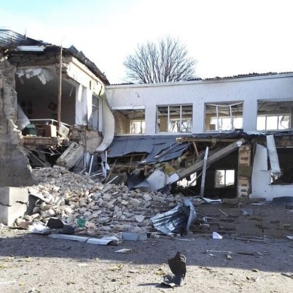 Зруйнована опорна школа у Березнегуватому, фото: Олександр Горбунов