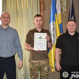 Саперы полиции получили награды за разминирование ветряной мельницы на Николаевщине. Фото: полиция Николаевщины