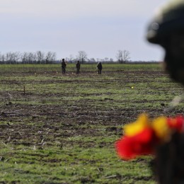 Як сапери 808 бригади розміновують поля на Херсонщині, фото: Іван Антипенко