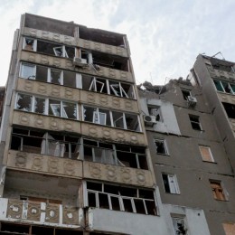 Через удар в домі повністю знищені з 10 по 5 поверхи, фото: Аліса Мелік-Адамян, «НикВести»