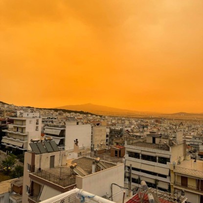 Фото песчаной бури, пришедшей в Грецию из Африки. Фото из открытых источников
