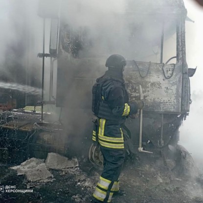 Вражеский дрон атаковал гражданский грузовик на Херсонщине