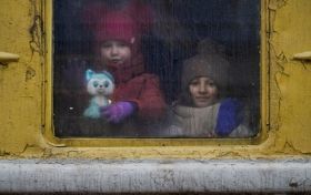 Парламент Молдови розгляне резолюцію щодо незаконної депортації українських дітей / Фото: AP