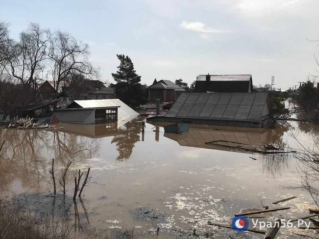 Прорыв дамбы в Орске: затопило более 4 тысяч домов. Фото