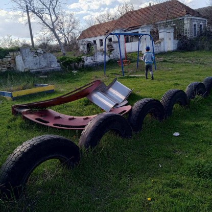 Остатки площадки в селе Матвеевка. Фото: Катрина Ангелова/Facebook