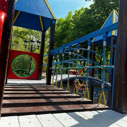 Отремонтирована детская площадка на Верхнем БАМе. Фото: «НикВести»