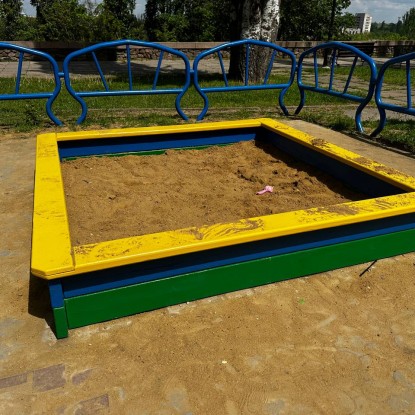 Отремонтирована детская площадка на Верхнем БАМе. Фото: «НикВести»
