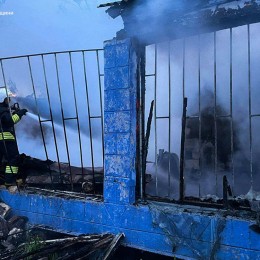 В Николаевской области горел продуктовый магазин. Фото: ГСЧС в Николаевской области