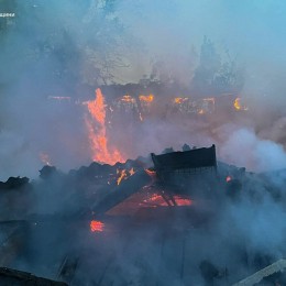 В Николаевской области горел продуктовый магазин. Фото: ГСЧС в Николаевской области