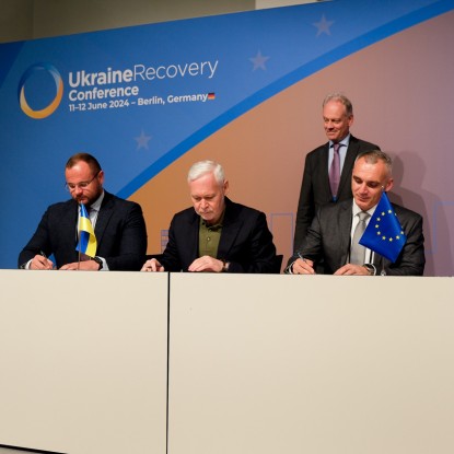 Александр Сенкевич в Берлине подписал договор с ЕБРР на 25 миллионов евро водоснабжения для Николаева, 11 июня 2024 года, фото «НикВести»