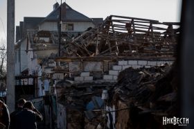 A house destroyed by shelling in Mykolaiv, archival photo of «Nikvesti"