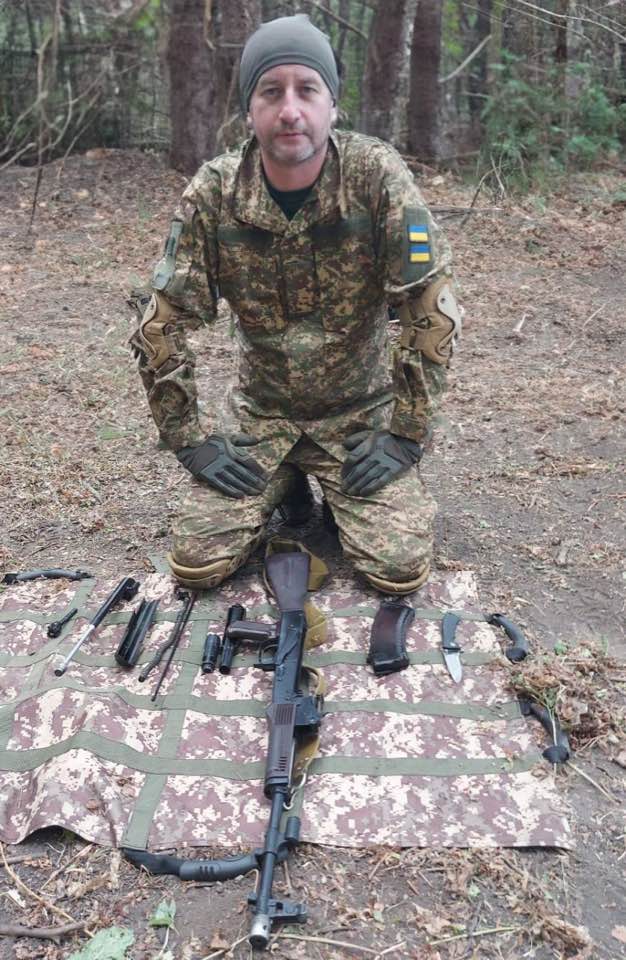 Сергей Жадан вступил в ряды 13 бригады НГУ «Хартия». Фото: Facebook