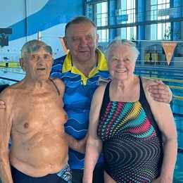 100-летний житель Николаевщины победил на Чемпионате Украины по плаванию / Фото опубликовал горсовет Вознесенска