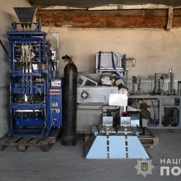 В Николаевской области разоблачили незаконный цех по производству приправ и кофе. Фото: Нацполиция.