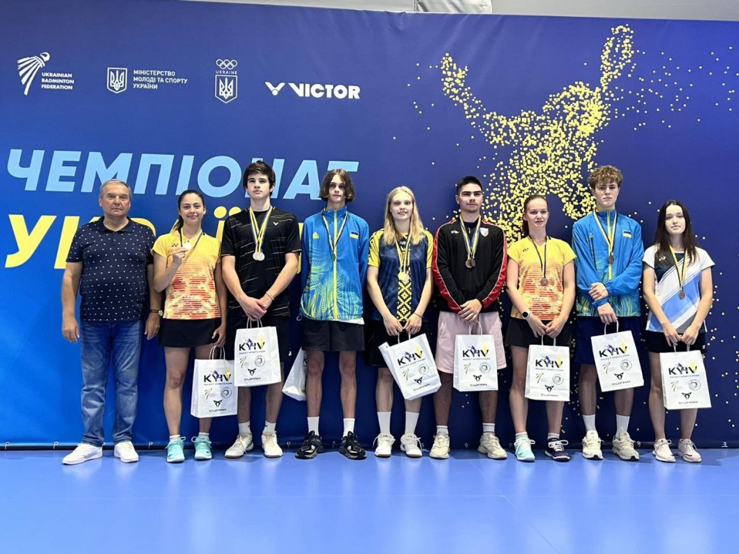 Миколаївські бадмінтоністи на чемпіонаті U-19, фото: Федерація бадмінтону Миколаївскої області