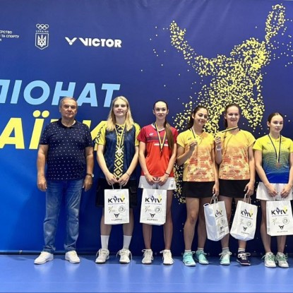 Миколаївські бадмінтоністи на чемпіонаті U-19, фото: Федерація бадмінтону Миколаївскої області