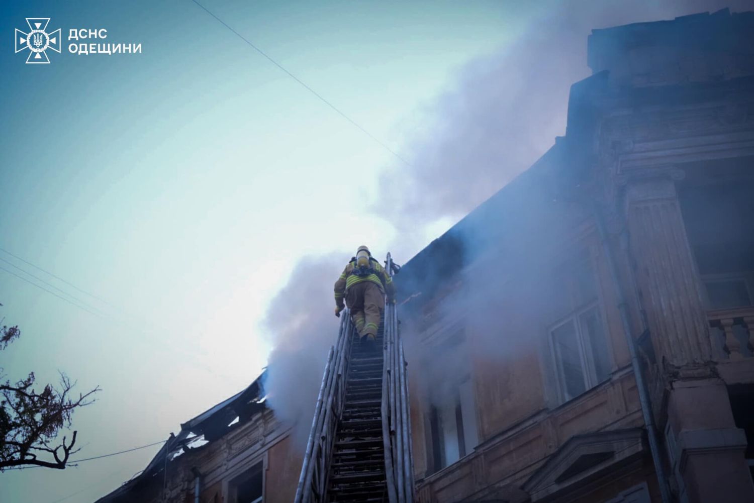 Пожежа по вулиці Софіівська в Одесі 14 серпня, фото: ДСНС