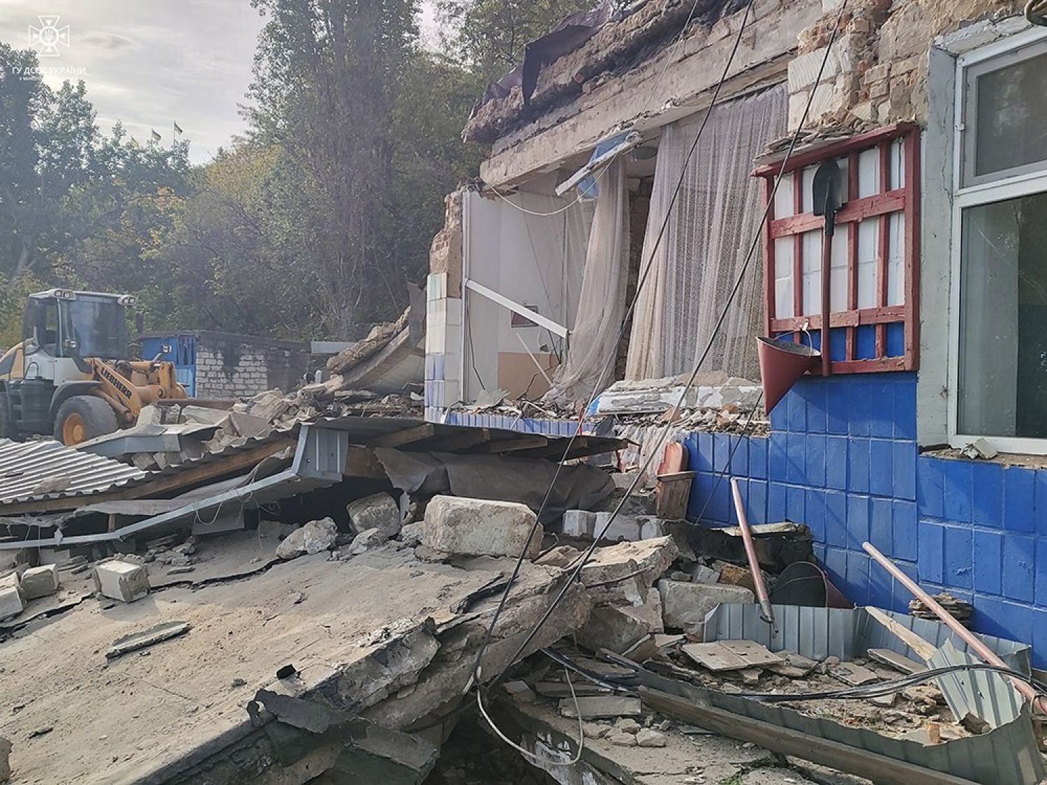 The destroyed building of the rescue shuttle station in Mykolaiv, October 2022, photo: Mayor Oleksandr Sienkovych