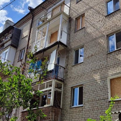 A house damaged by Russian strikes at 17 Naberezhnaya Street in Mykolaiv. Photo of local resident Natalia Babkova