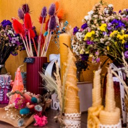 Bouquets of dried flowers, which can be purchased in a confectionery-café