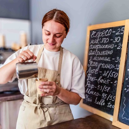 Oleksandra Li, an immigrant from Oleshok, opened a coffee shop in Voznesensk